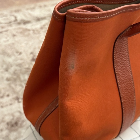 Pre owned Hermes Orange Garden Party MM tote with Hermes silk twilly - Picture 11 of 16